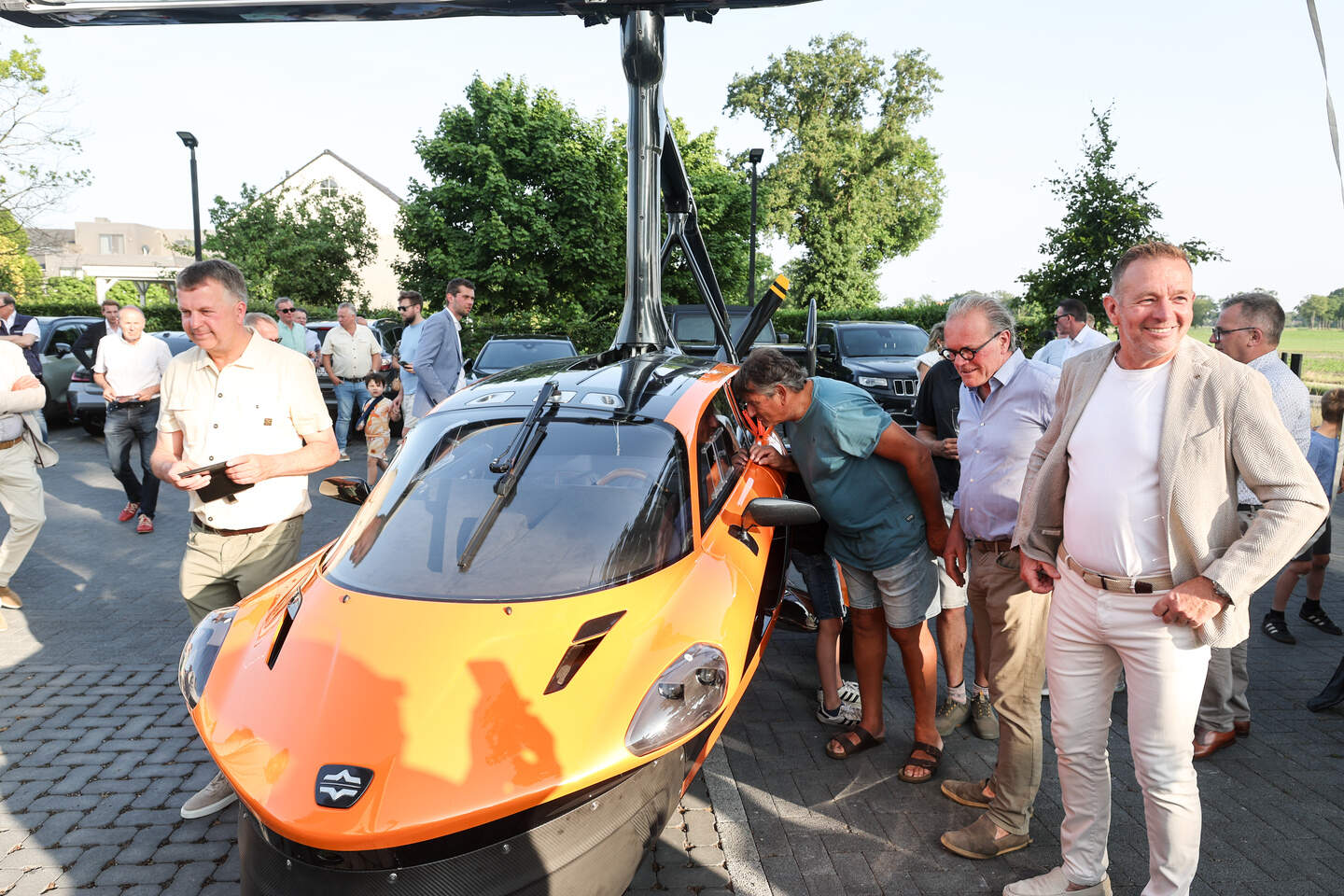 Nederlands bedrijf PAL-V stelt ‘eerste vliegende auto ter wereld’ voor
